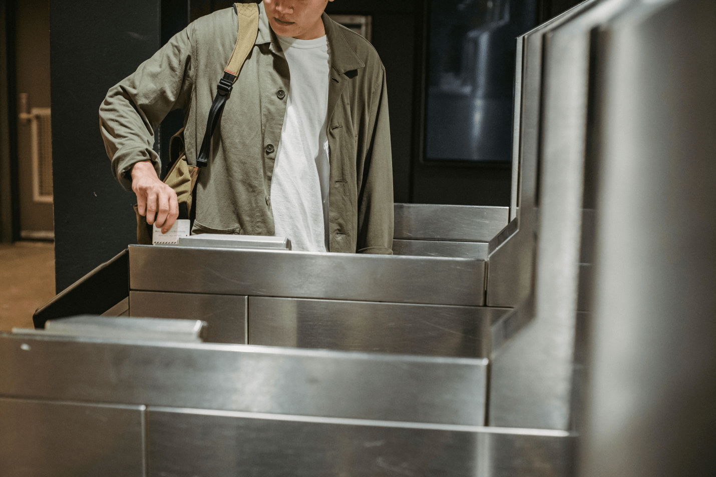 ecurity gate barriers form the first line of defense for controlled vehicle and pedestrian movement across modern facilities.